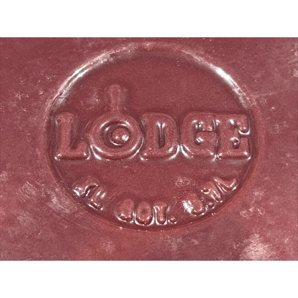 Vintage Lodge Red Color 6-qt. Enameled Cast Iron Dutch Oven